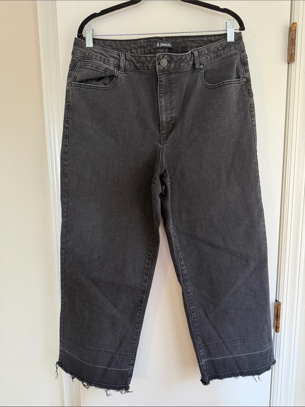 d. jeans Black Wide-Leg Jeans with Raw Hem Size 16 gently used